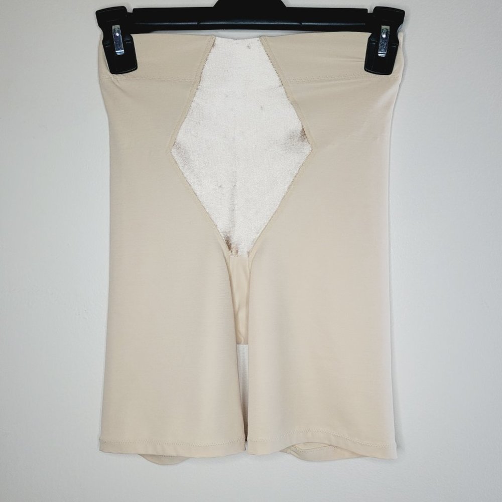Maidenform Shapewear Shorts High Waist Small Cream Body Slimming Tight Flexees